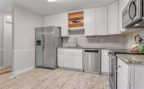 Kitchen - 2501 Knox Ct, Chesapeake, VA 23321 photo 3 of 3