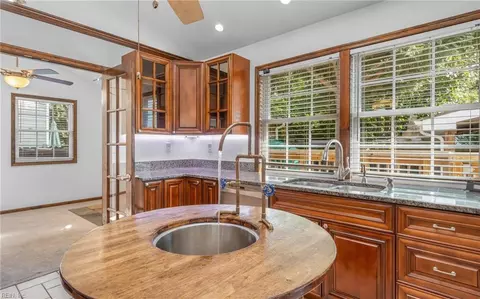 317 E Lorengo Ave, Norfolk, VA 23503
