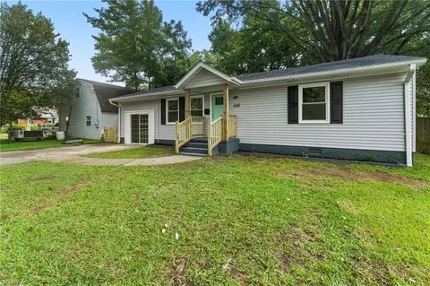 6018 Old Ave, Newport News, VA 23605