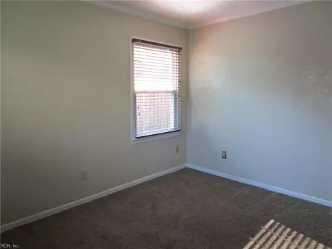 233 Loch Cir, Hampton, VA 23669 photo 7