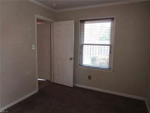 233 Loch Cir, Hampton, VA 23669 photo 8
