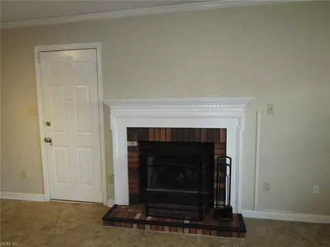 233 Loch Cir, Hampton, VA 23669 photo 10