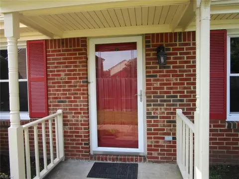 233 Loch Cir, Hampton, VA 23669 photo 2