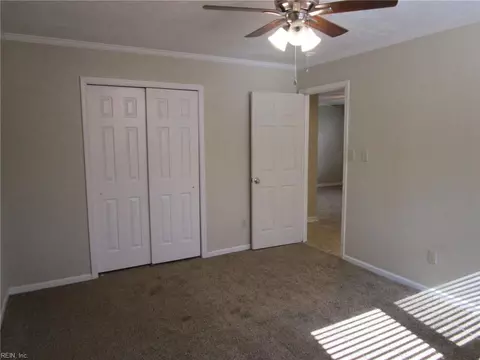233 Loch Cir, Hampton, VA 23669 photo 17
