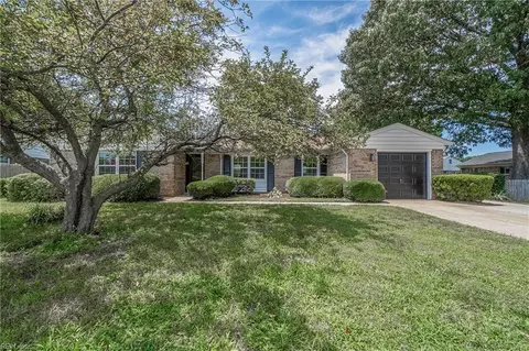 5637 Hearth Dr, Virginia Beach, VA 23464