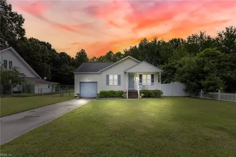 1213 Keats St, Chesapeake, VA 23320