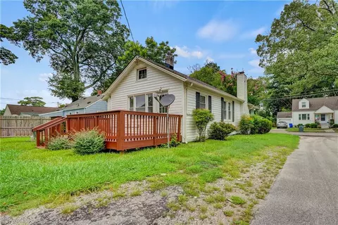 1015 Warwick Ave, Norfolk, VA 23503