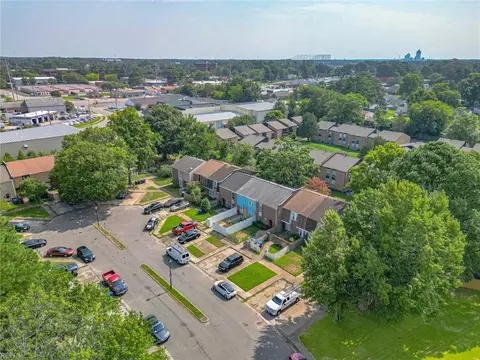 5618 Morningside Ct, Virginia Beach, VA 23462