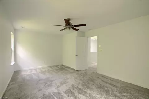 Bedroom - 7358 Jeanne Dr, Gloucester, VA 23061 photo 1 of 5