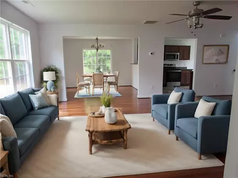 Living - 7358 Jeanne Dr, Gloucester, VA 23061 photo 3 of 4