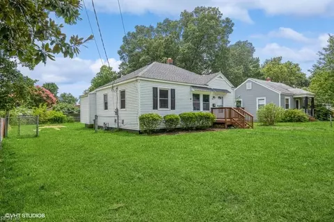 Exterior - 40 Cavalier Rd, Hampton, VA 23669 photo 2 of 4