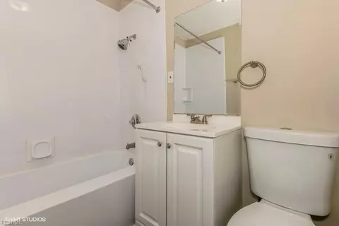 Bath - 40 Cavalier Rd, Hampton, VA 23669 photo 2 of 2
