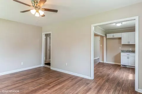 Living - 40 Cavalier Rd, Hampton, VA 23669 photo 2 of 2