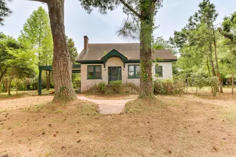 413 Harbor Dr, Hampton, VA 23661