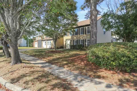 3812 Ridgeview Rd, Virginia Beach, VA 23452