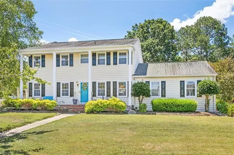 129 Freemoor Dr, Poquoson, VA 23662