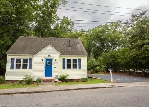 232 S Mason St, Smithfield, VA 23430