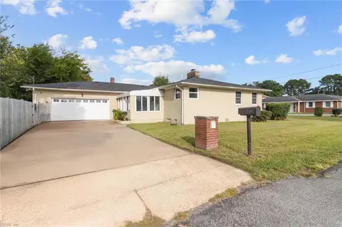 Exterior - 1401 Spring Rd, Chesapeake, VA 23321 photo 5 of 12