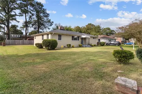 Exterior - 1401 Spring Rd, Chesapeake, VA 23321 photo 3 of 12