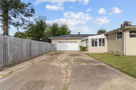 Exterior - 1401 Spring Rd, Chesapeake, VA 23321 photo 6 of 12