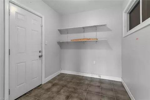 Entry Way - 1401 Spring Rd, Chesapeake, VA 23321 photo 4 of 5
