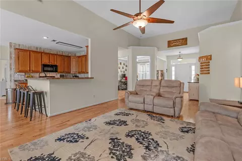 6535 Gentry Ct, Gloucester, VA 23061 photo 11