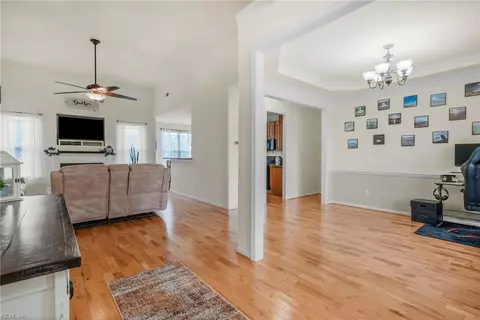 6535 Gentry Ct, Gloucester, VA 23061 photo 3