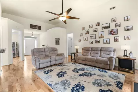 6535 Gentry Ct, Gloucester, VA 23061 photo 10