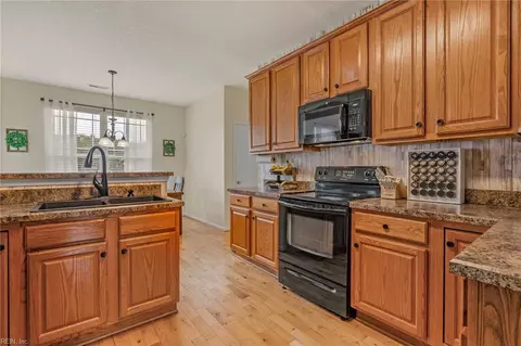 6535 Gentry Ct, Gloucester, VA 23061 photo 18