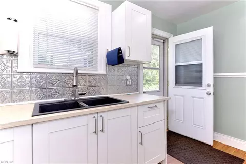 15 Charles St, Hampton, VA 23669 photo 8