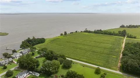 3 8ac Launch Landing Rd, Moyock, NC 27958