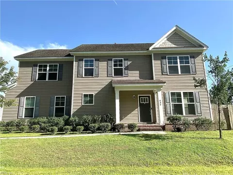 932 Barnwell Ln, Chesapeake, VA 23322