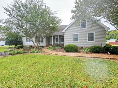 37476 Seacock Chapel Rd, Zuni, VA 23898