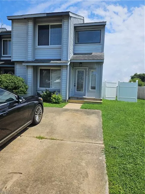 712 Quesnel Dr, Virginia Beach, VA 23454