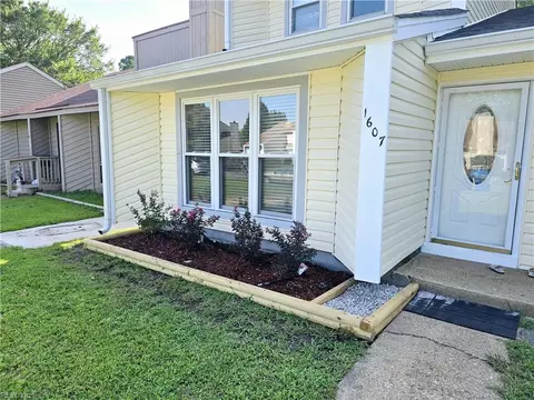 1607 Mill Oak Dr, Virginia Beach, VA 23464