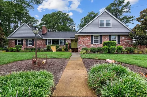 6 Robert Bruce Rd, Poquoson, VA 23662