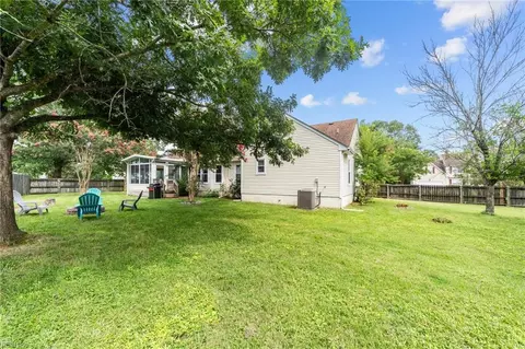 Exterior - 400 Adorn Ct, Suffolk, VA 23434 photo 6 of 10