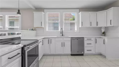 325 Apple Ave, Hampton, VA 23661