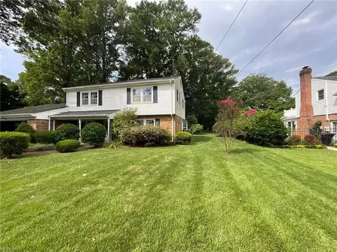 821 Five Point Rd, Virginia Beach, VA 23454