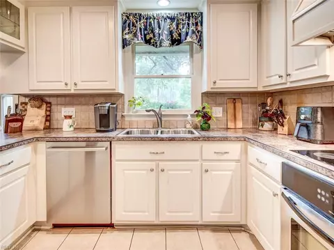 2821 Greenview Rd, Chesapeake, VA 23321 photo 13