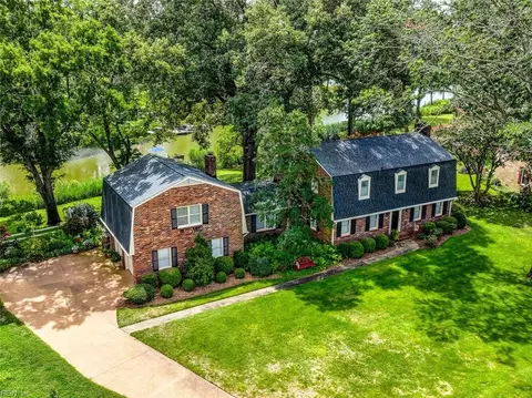 2821 Greenview Rd, Chesapeake, VA 23321