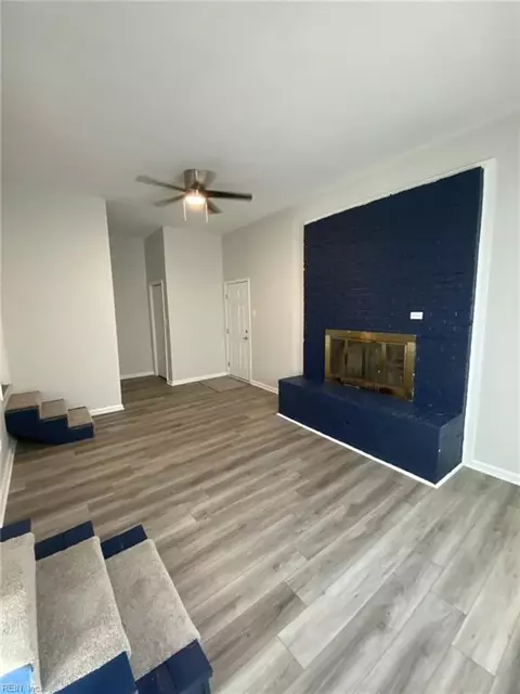 13 Carrington Ct, Portsmouth, VA 23701