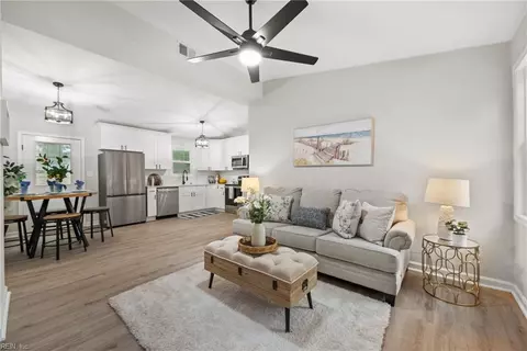 1211 Sparrow Rd, Chesapeake, VA 23325