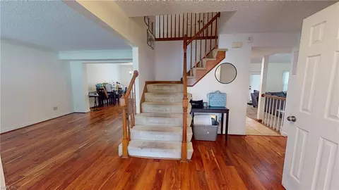 Entry Way - 3 Stephen Conway Ct, Hampton, VA 23666 photo 1 of 6