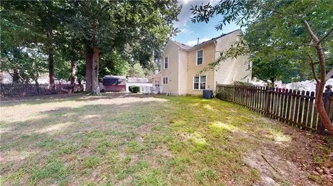 Exterior - 3 Stephen Conway Ct, Hampton, VA 23666 photo 6 of 9