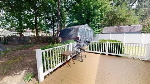 Exterior - 3 Stephen Conway Ct, Hampton, VA 23666 photo 3 of 9