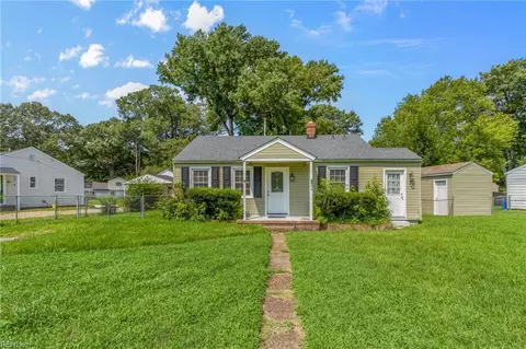 809 James Dr, Newport News, VA 23605