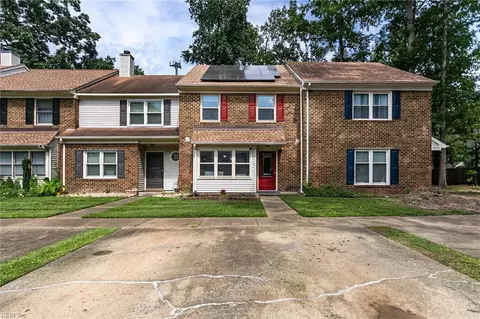 123 Souverain Lndg, Yorktown, VA 23692