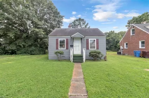 1804 Westgate St, Chesapeake, VA 23324