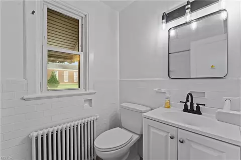 Bath - 1074 Norview Ave, Norfolk, VA 23513 photo 1 of 2